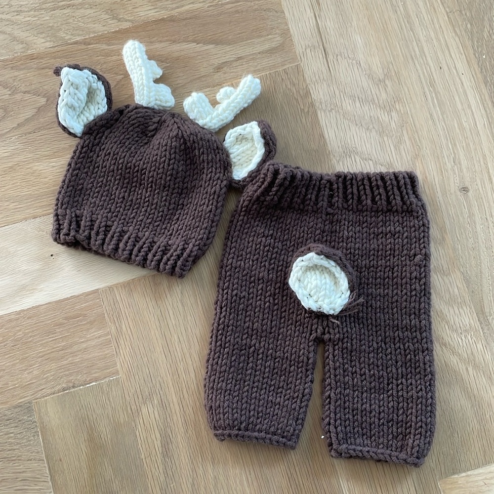 Baby deer photo prop for newborns / 1mo old.